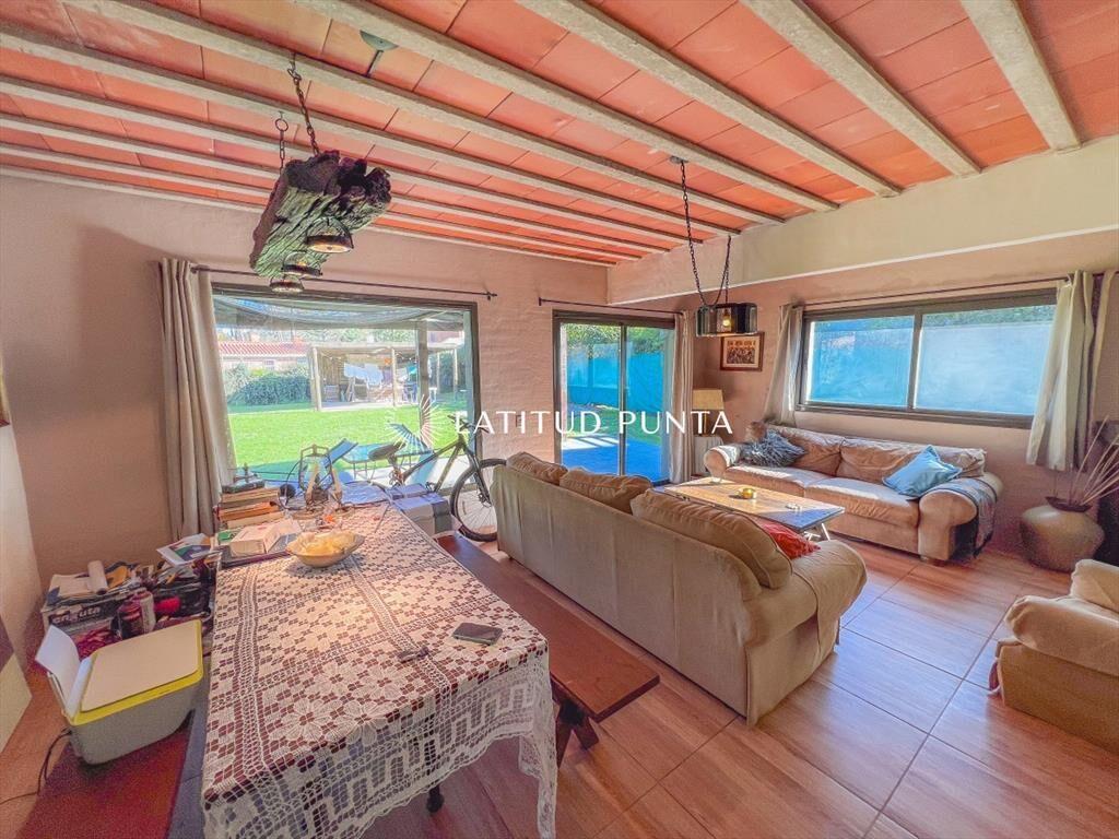Casa 5 dormitorios con piscina. Barrio CÃ³rdoba