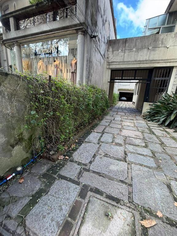 Venta Casa Pocitos imponente Casona Casa en Padron Unico
