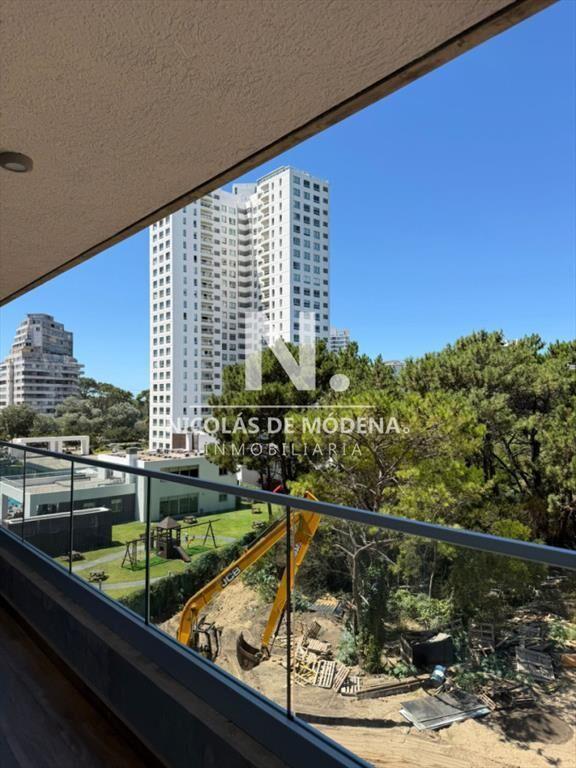 Vende apartamento en Brava, Punta del Este de 2
