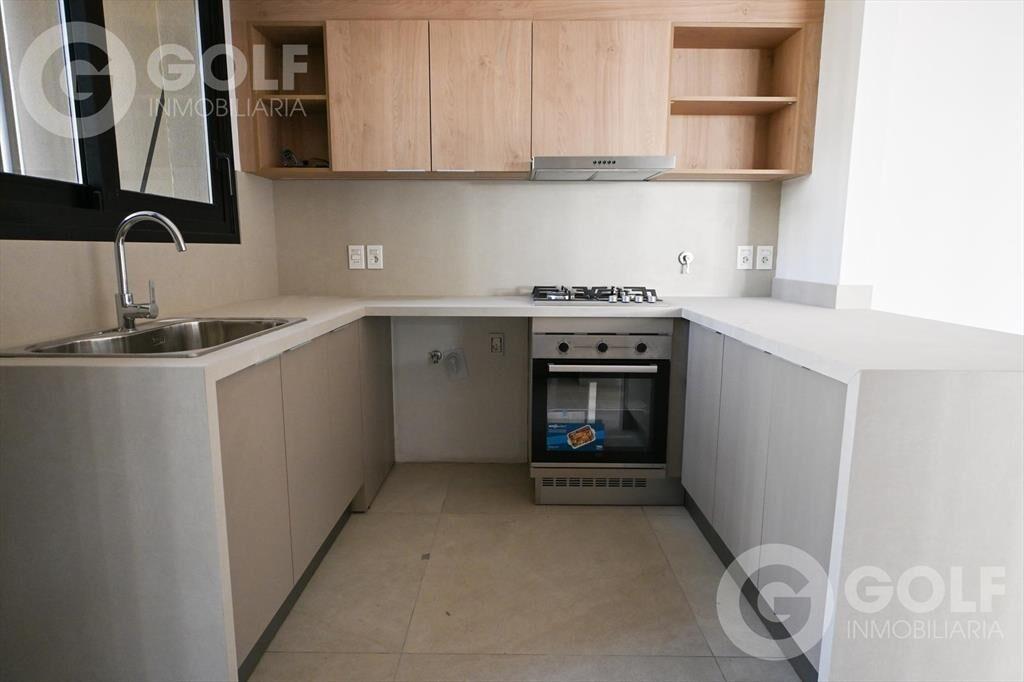 Alquiler de apartamento 2 dormitorios con jardin y cochera