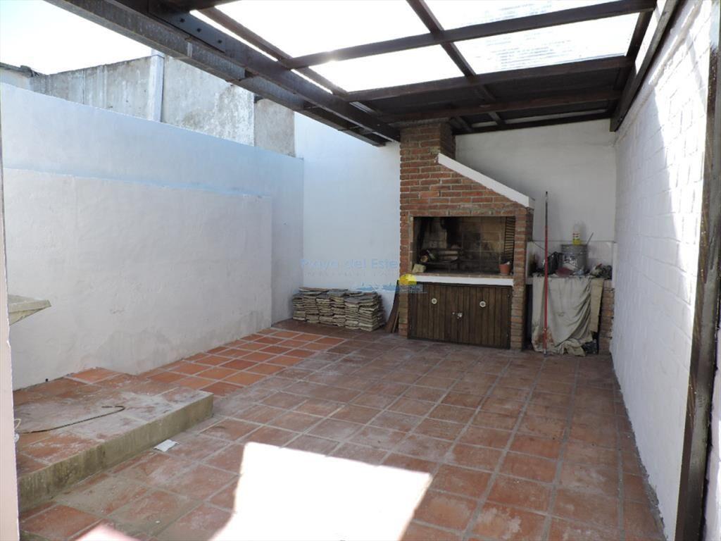 Locla en alquiler anual en el centro de Maldonado