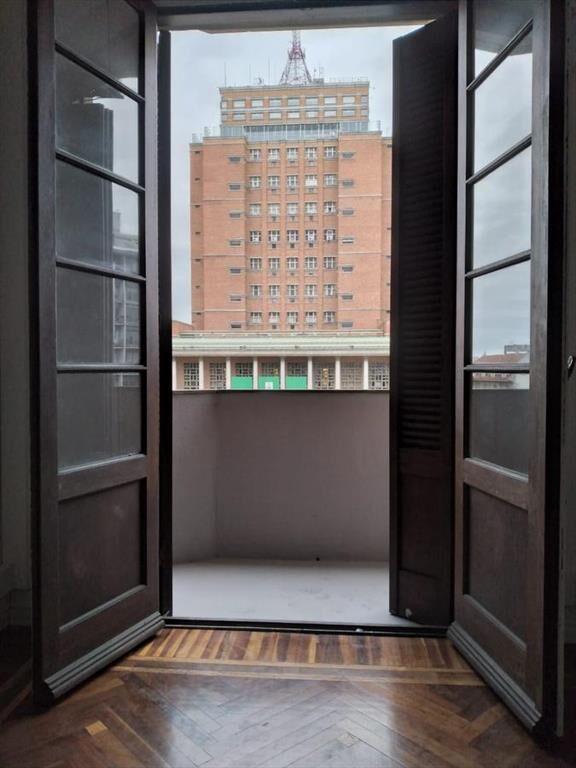 oficina en 18 de Julio Frente a la Intendencia, 313 m2, rec