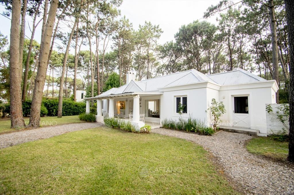 Laguna Blanca Alquiler Casa Cuatro Dormitorios