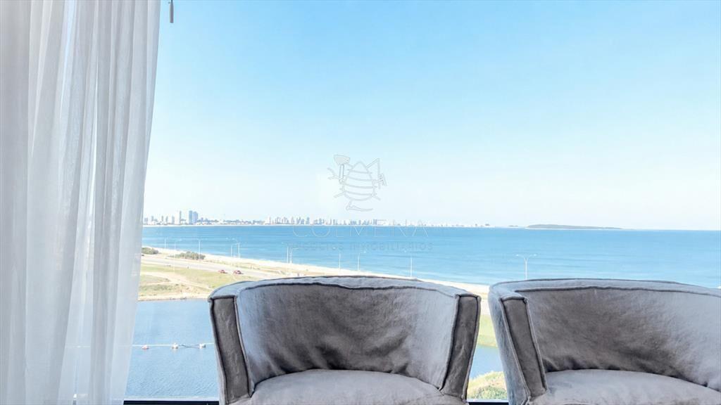 Vende apartamento con vista al mar de 3 suites, en Mansa- P