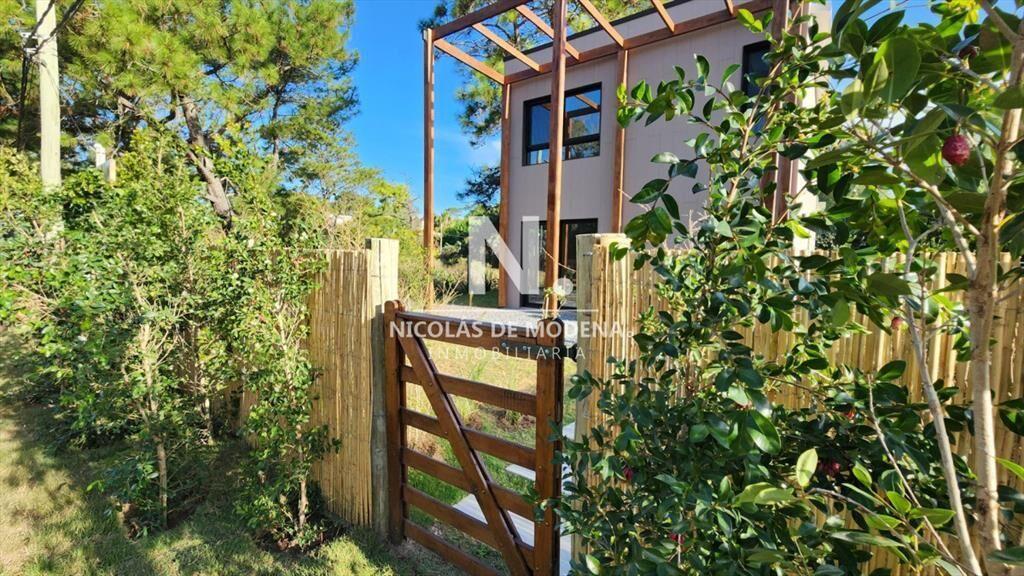 En venta espectacular casa en La Barra de 4
