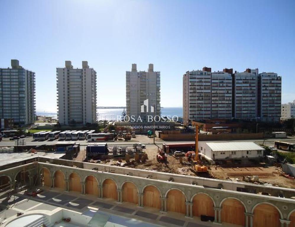 VENTA, Apartamento 3 dormitorios, con vista, del