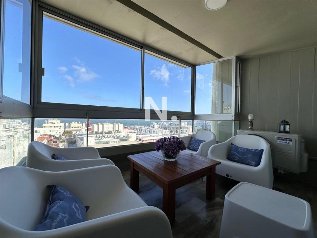 Apartamento de 3 dormitorios en Peninsula, Punta