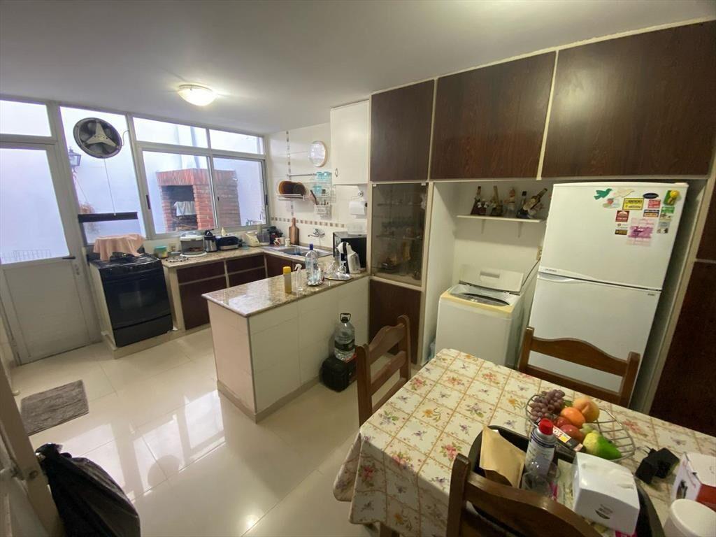 Casa a la venta de 3 dormitorios y garaje en Cordón