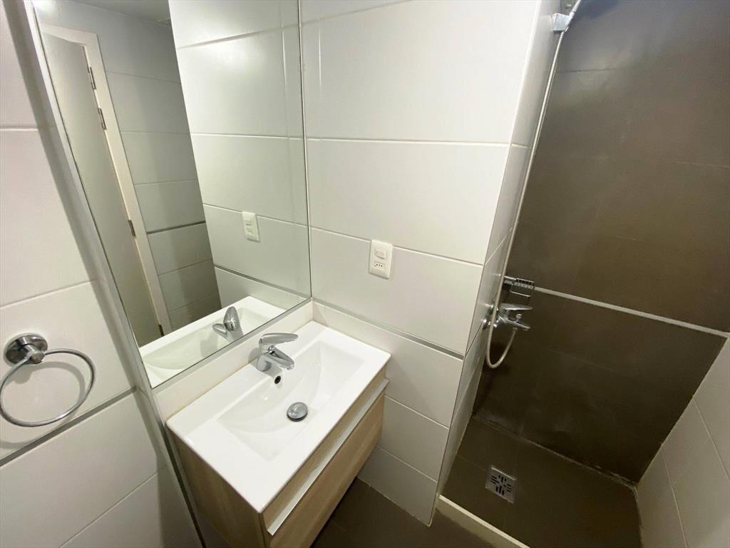 Alquiler - Apartamento al frente con un dormitorio en Cordón