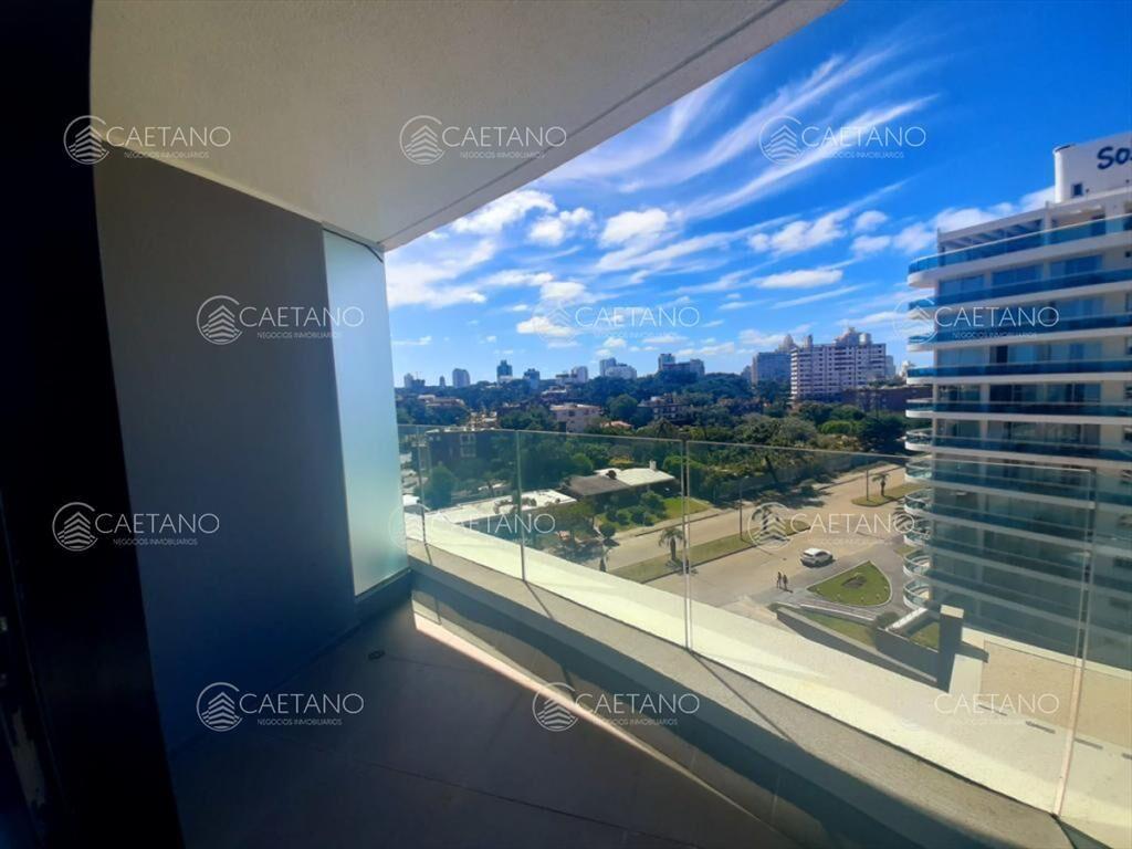 Alquiler Anual Apartamento Art Tower Punta del Este