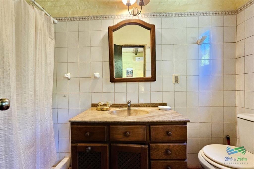 Casa 3 dormitorios en alquiler anual, cerca Punta