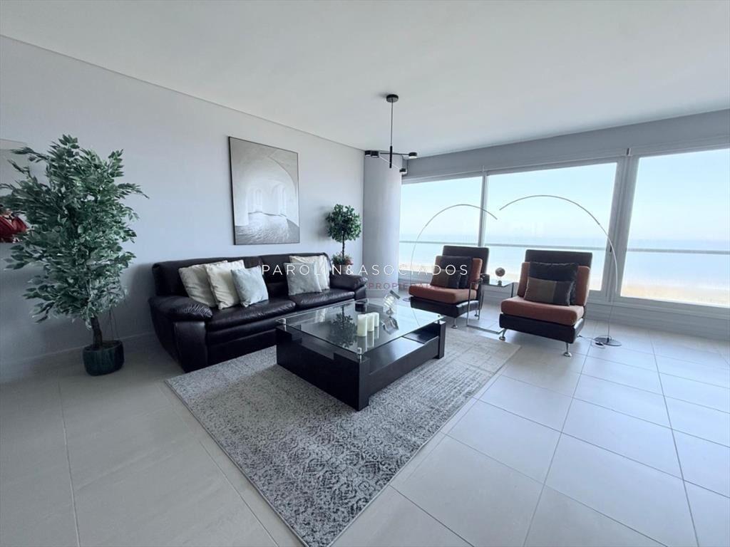 Apartamento en venta en Punta del Este.