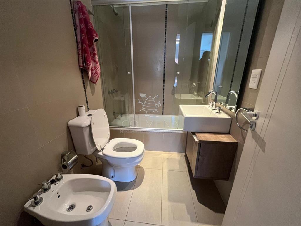 Apartamento en Venta de 2 dormitorios a cuadras del Puerto