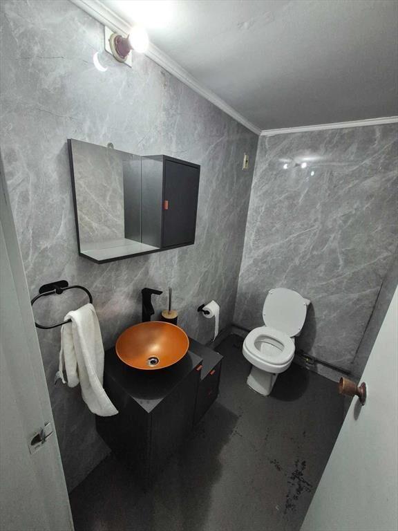Alquiler de local comercial en el Centro Yi y 18