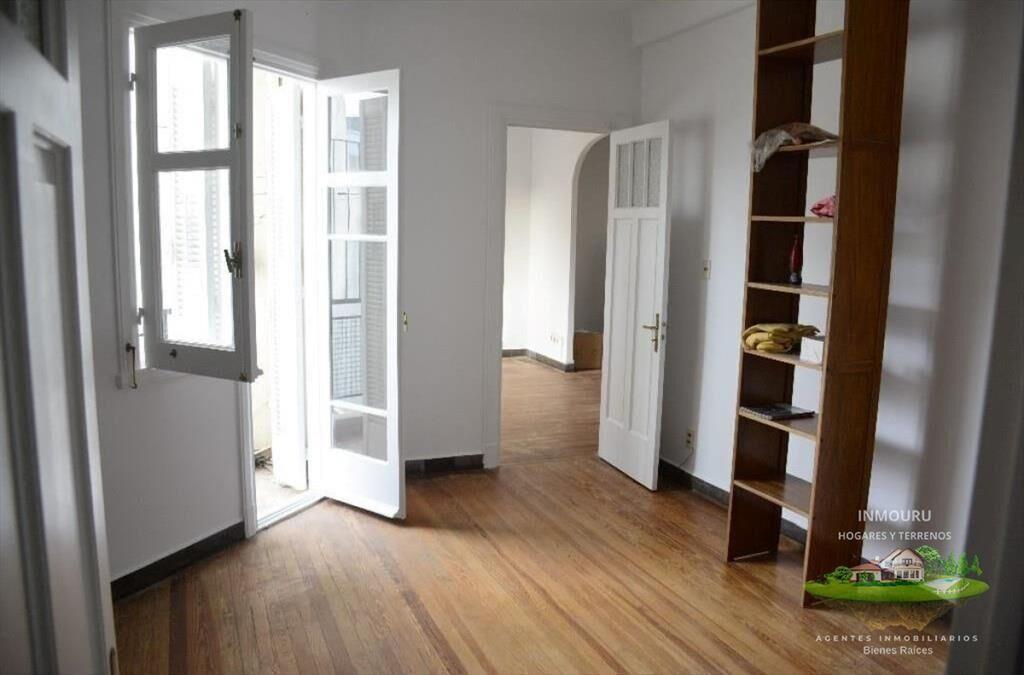 Se Alquila Espacioso Apartamento en Centro