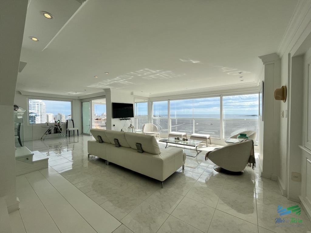 DIVINO IMPECABLE CON SERVICIOS
