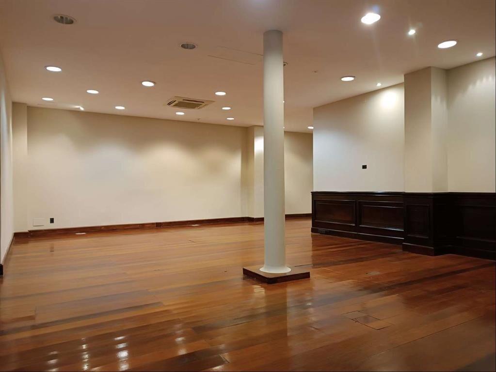 OFICINA ALQUILER - CIUDAD VIEJA- EDIFICIO