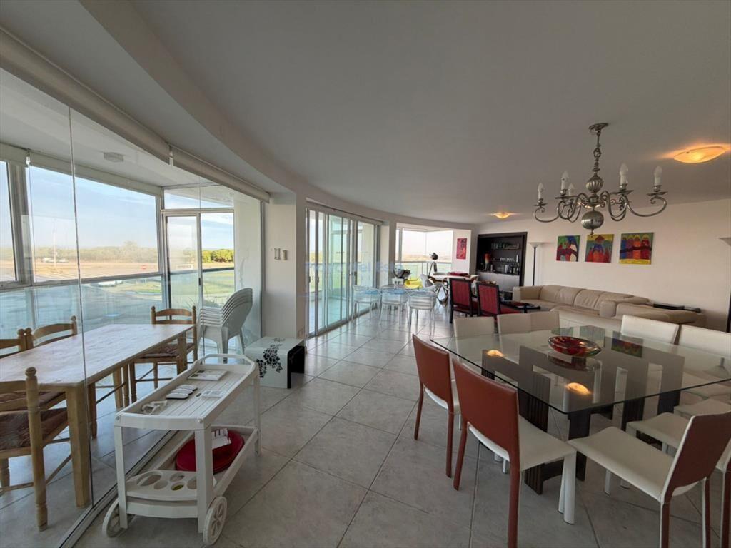 Apartamento en venta de 3 dormitorios en Punta ,