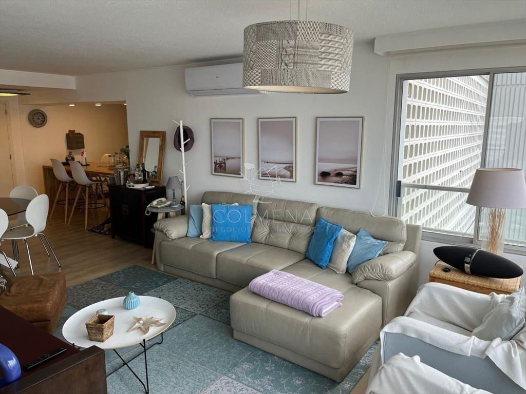 Departamento con vista al mar en Península, Punta del Este