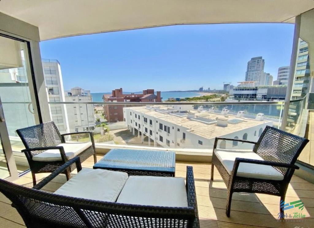 Venta apartamento 3 dormitorios playa Mansa Punta