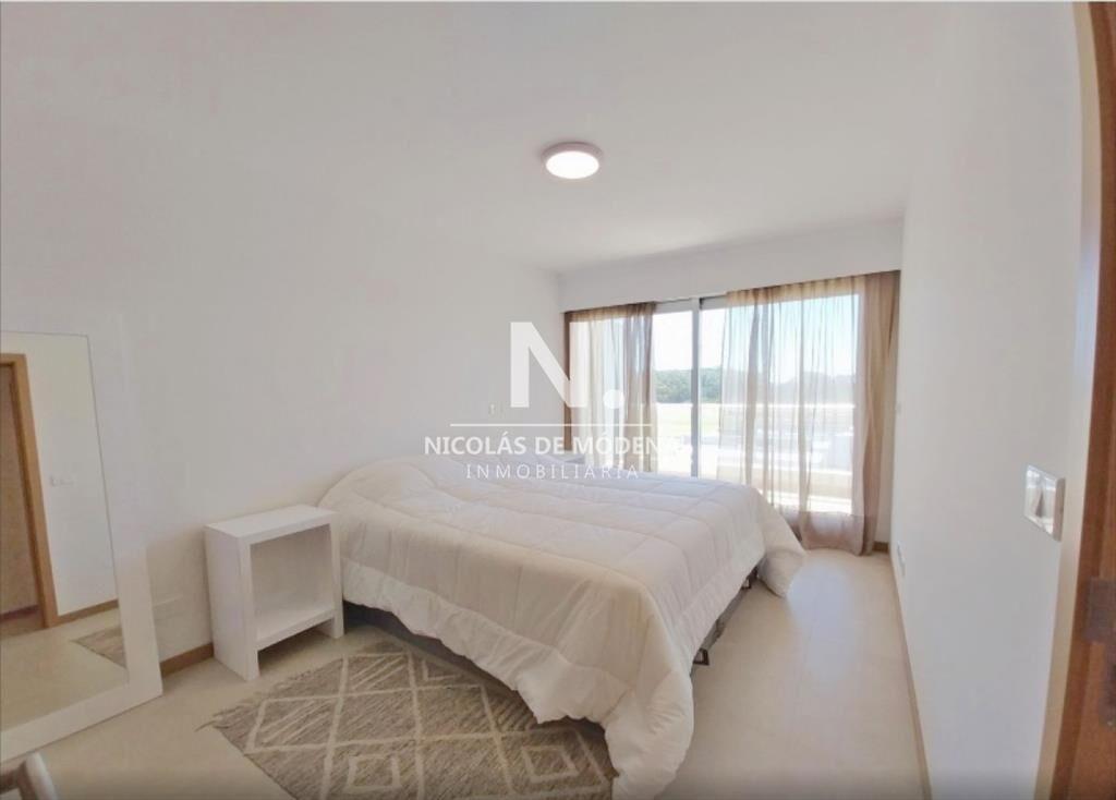 En venta exclusivo apartamento en Playa Brava, al
