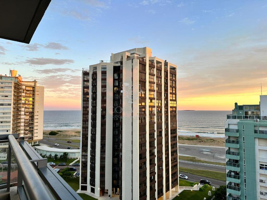 En venta apartamento de 2 dormitorios con hermosa vista pa