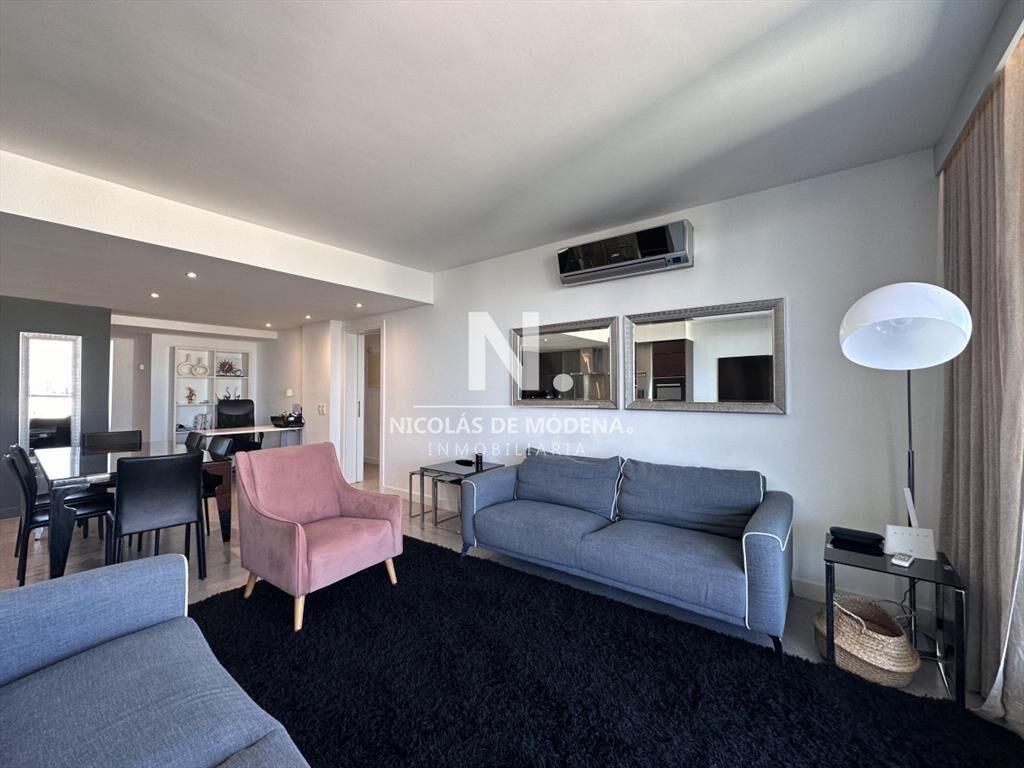 Vende apartamento unificado en Torre Yoo, Punta