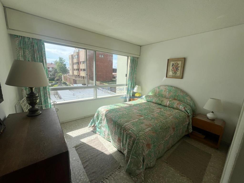 Apartamento de 3 dormitorios en alquiler , Punta