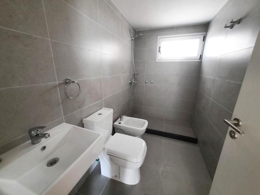 VENTA APARTAMENTO 2 DORM GARAGE CENTRO CON RENTA