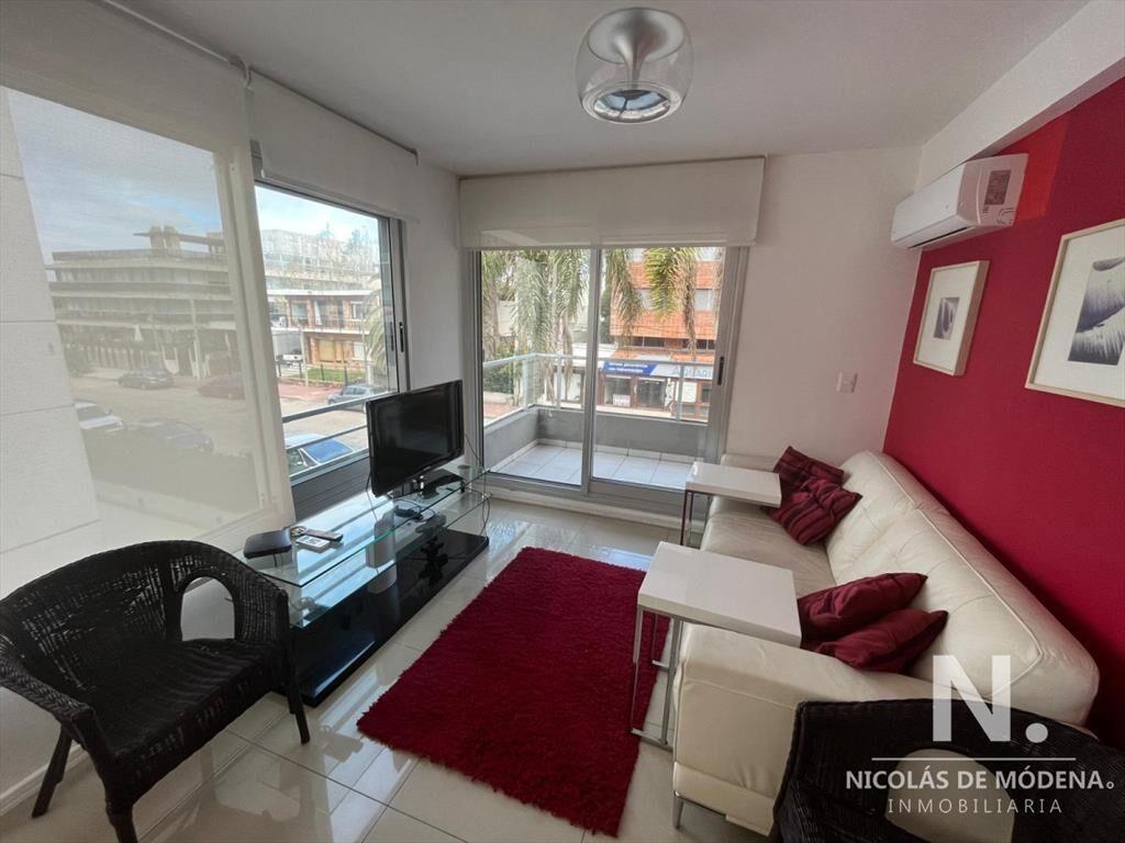 Apartamento en Venta de 2 dormitorios a cuadras del Puerto