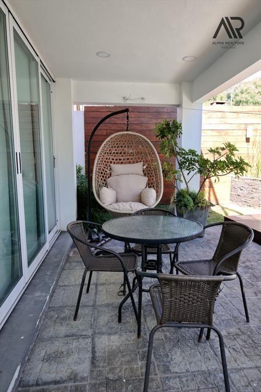 Casa en venta c/ cochera en Atlántida