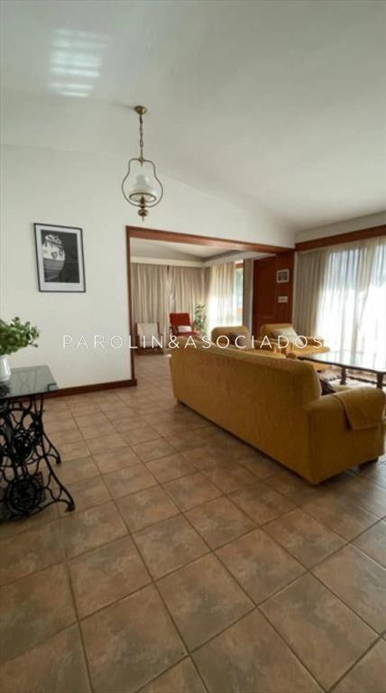 Alquiler Temporario de Casa con 4 Dormitorios en