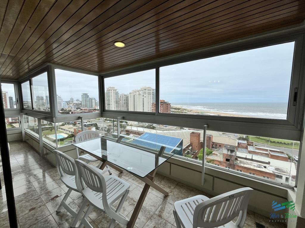 En venta apartamento 3 dormitorios 2 baños en