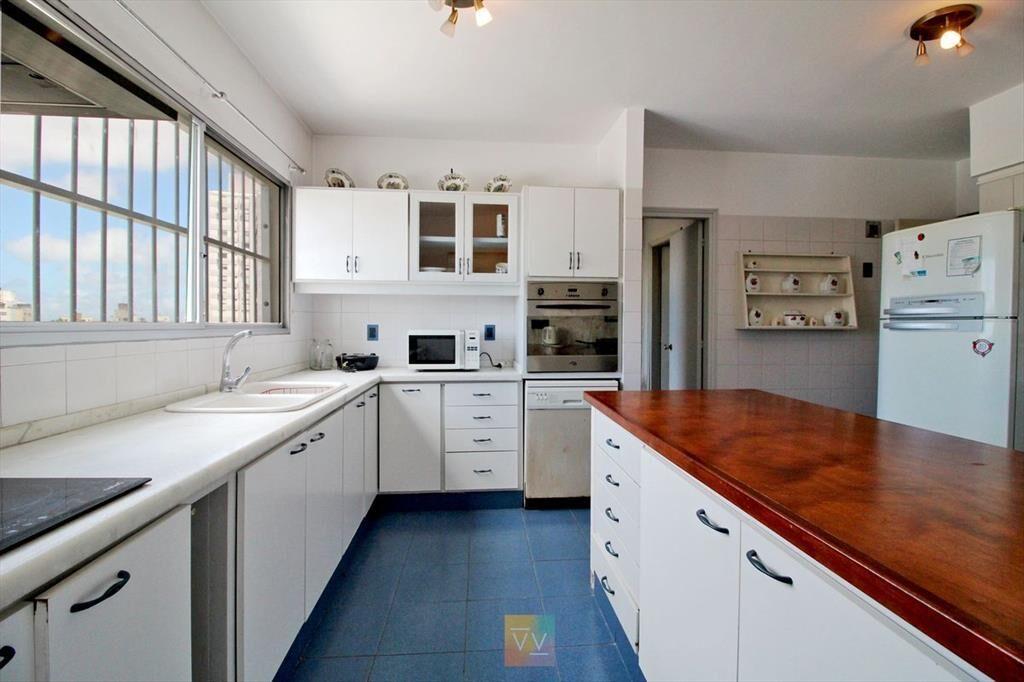 VENTA APARTAMENTO 3 DORMITORIOS Y SERVICIO POCITOS