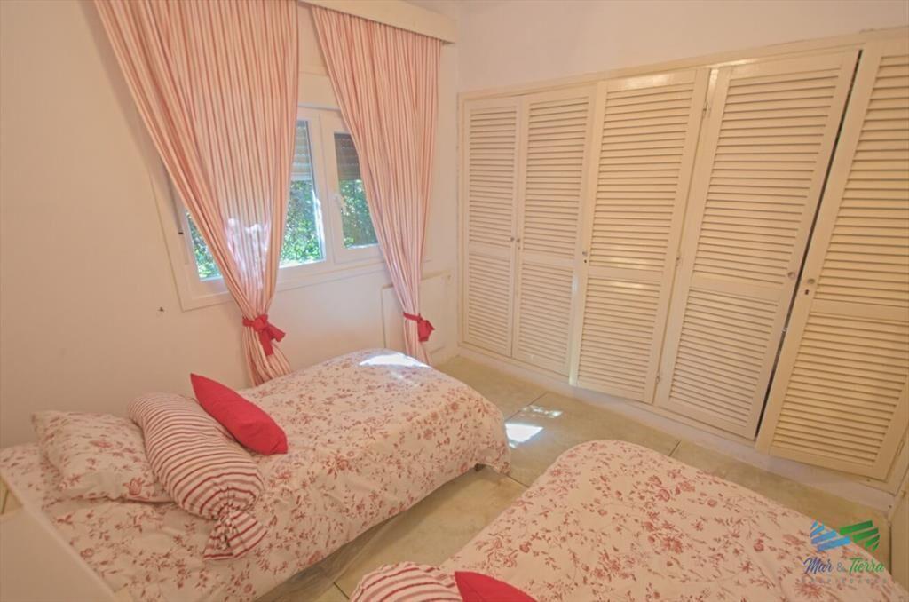 Casa con piscina en alquiler Playa Brava