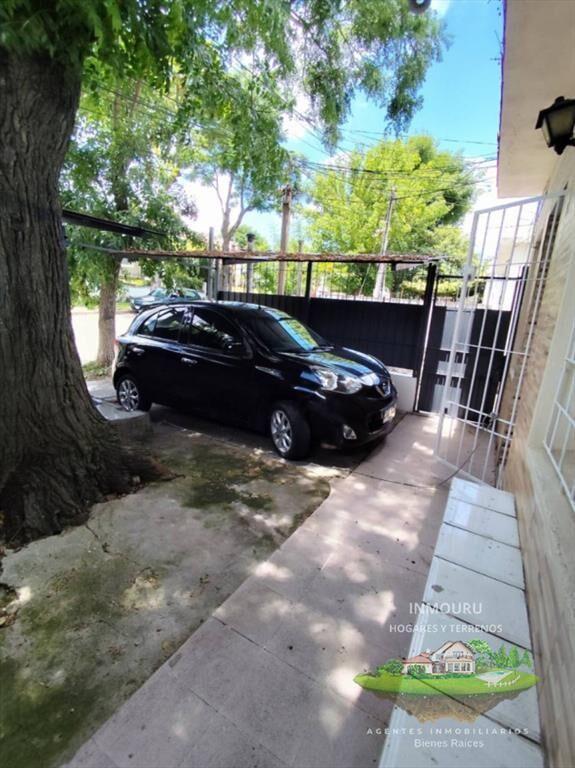 Venta de casa familiar 3 dormitorios ,portal mas garaje ubi