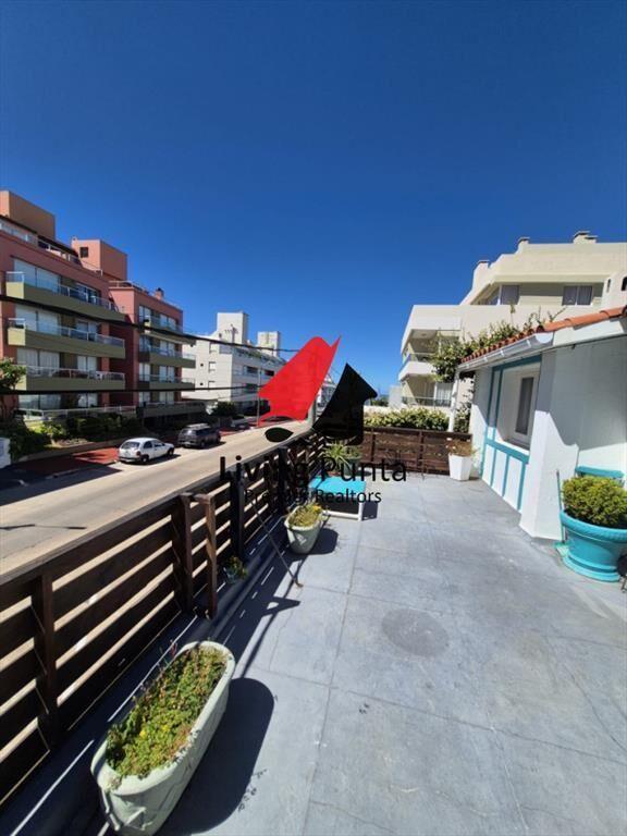 Casa de dos dormitorios en alquiler anual en del
