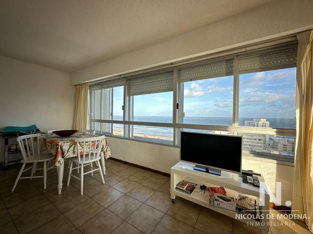 Vende apartamento de 3 dormitorios en Torre Gattas, Punta d