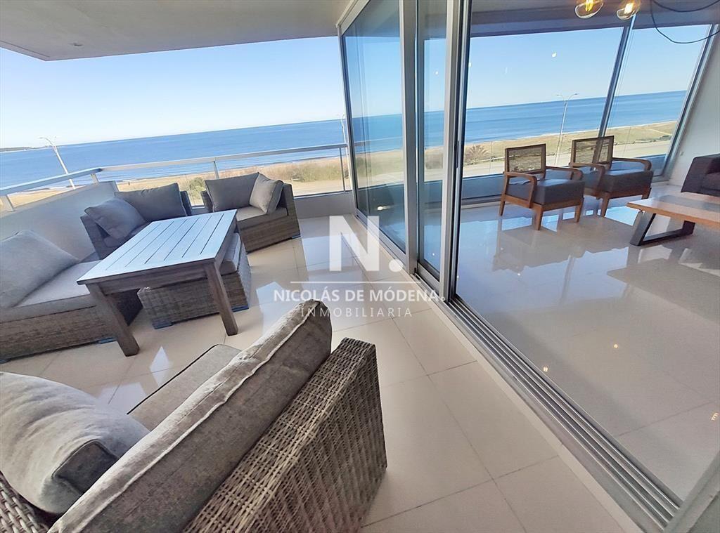 Penthouse frente al mar, categoría y
