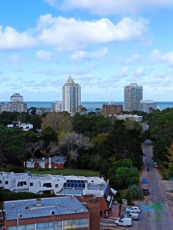 En venta apartamento de dos dormitorios a en del