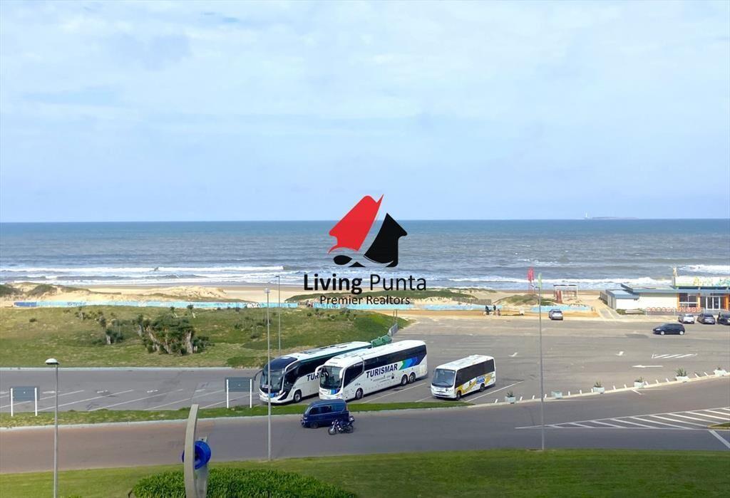 Apartamento de 3 dormitorios en Brava, Punta del Este.