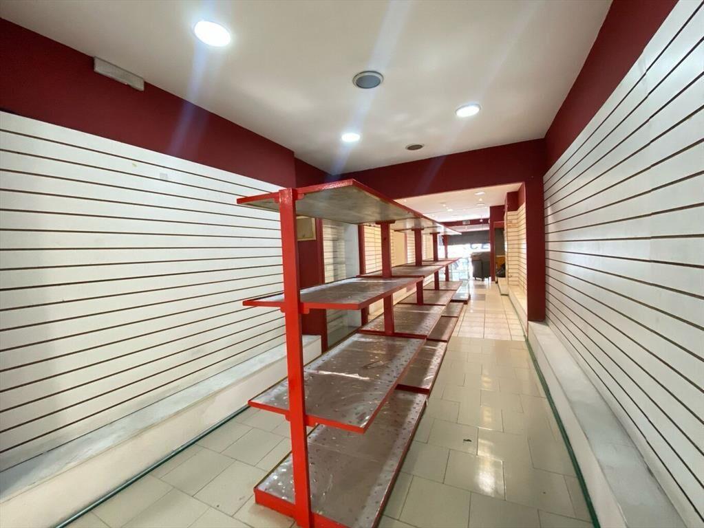 Local Comercial en Alquiler en 18 de Julio y cuareim. plaza