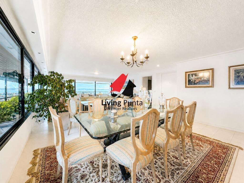 Departamento en Portofino con 2 garajes y hermosa vista al