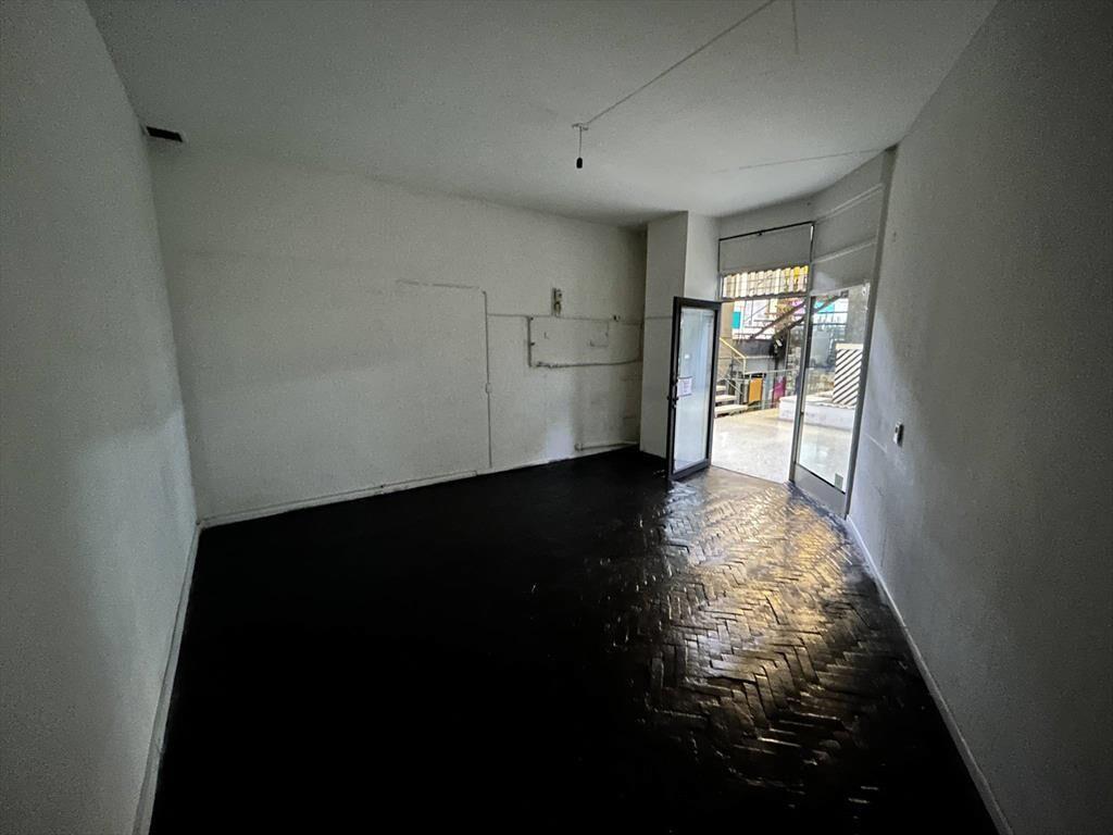 Cesión de Alquiler de Local comercial en Av. 18 de Julio con