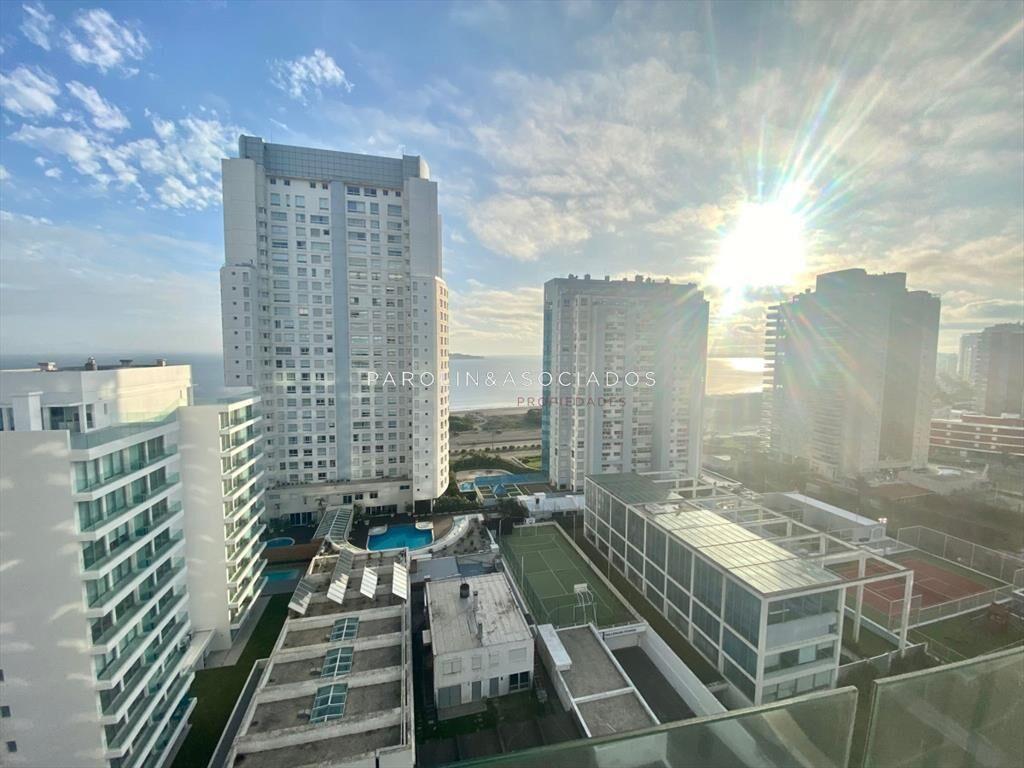 Apartamento en venta de 3 dormitorios en Season Tower, Punt