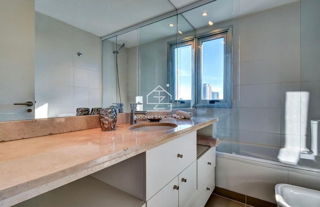 PISO ALTO EN BRAVA CON AMENITIES