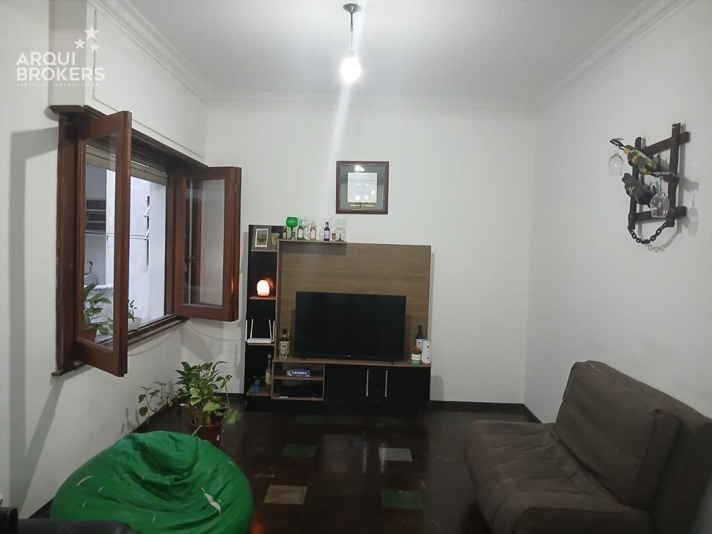 Apartamento de tres dormitorios en venta con renta en Tres
