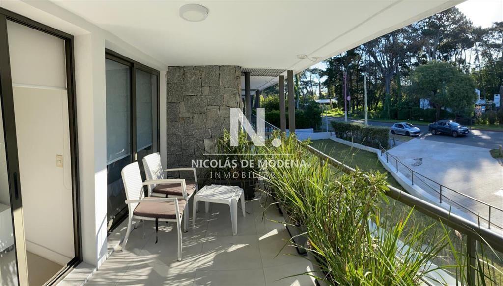 Apartamento con parrillero propio en venta en del
