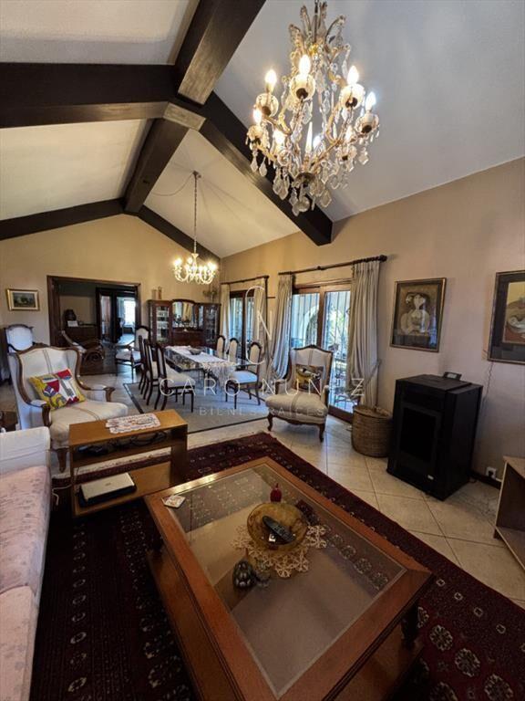 Venta Casa en una planta 3 dormitorios y servicio