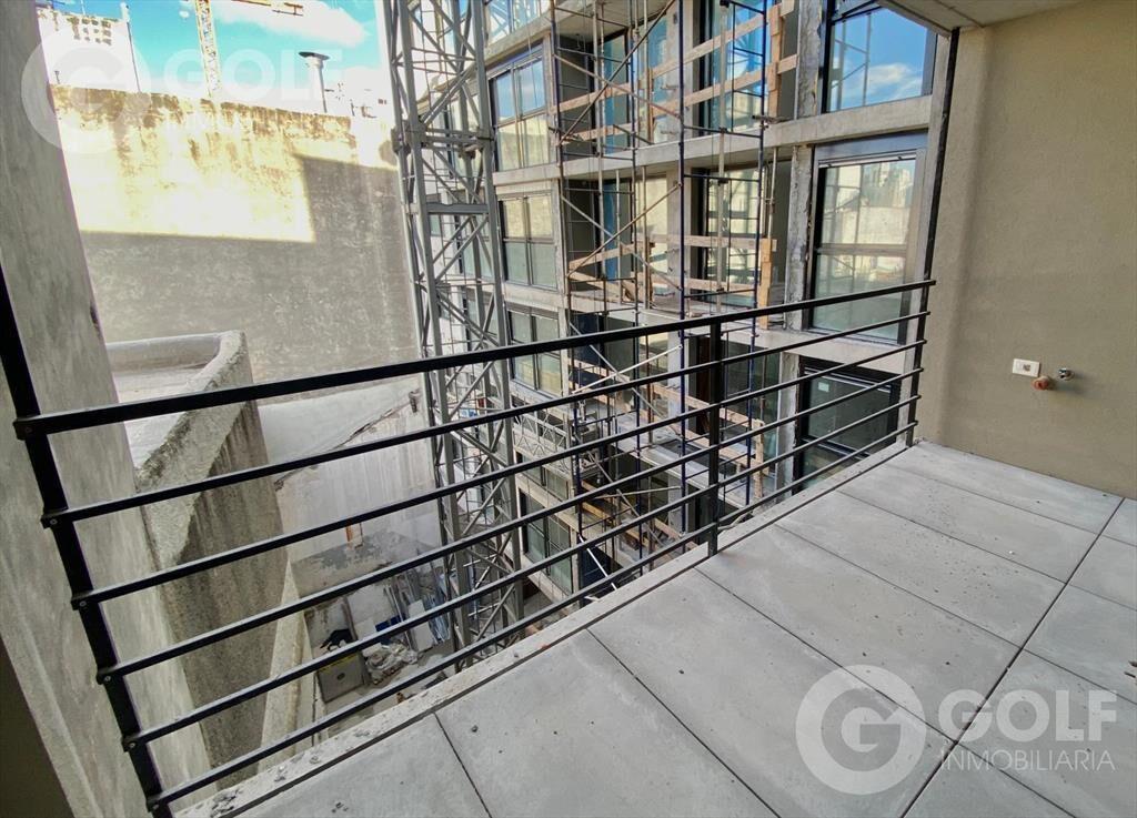 Venta de apartamento de dos dormitorios con terraza- Centro